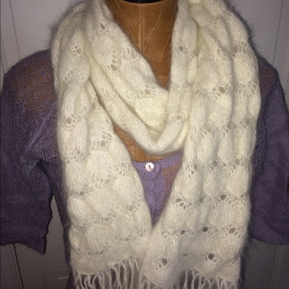 EUC AF warm shimmer scarf - Picture 4 of 8